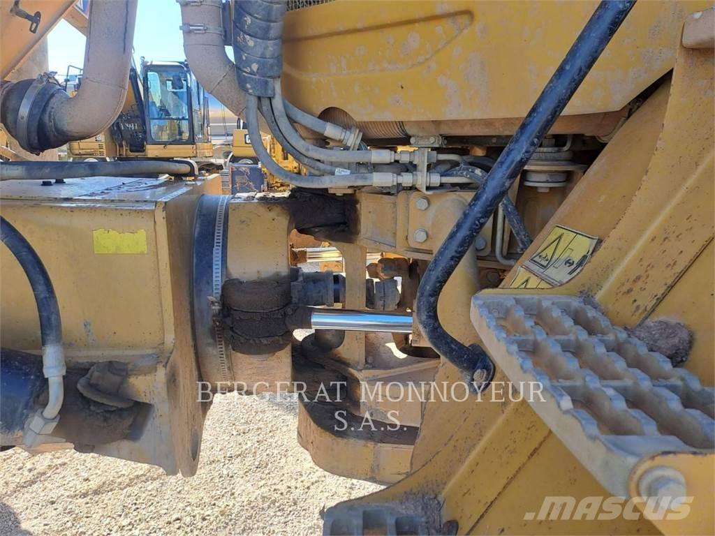 CAT 730 Transportoare articulate