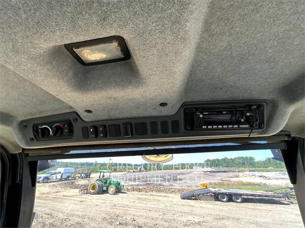 CAT 730-04 Transportoare articulate