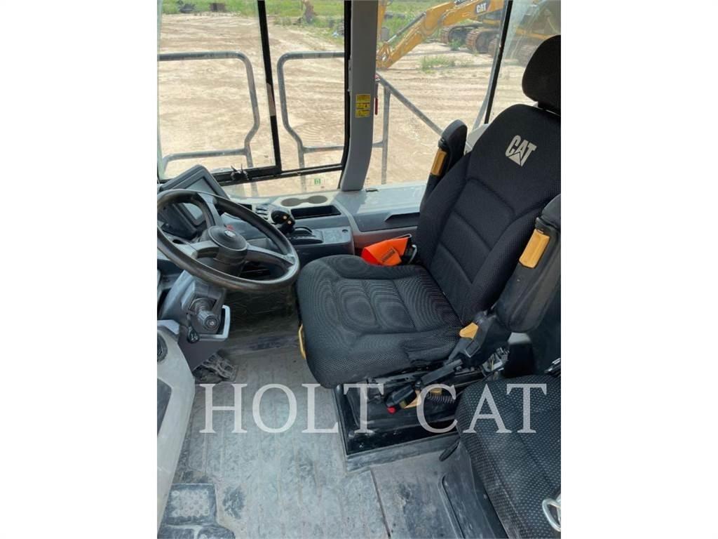 CAT 735 Transportoare articulate