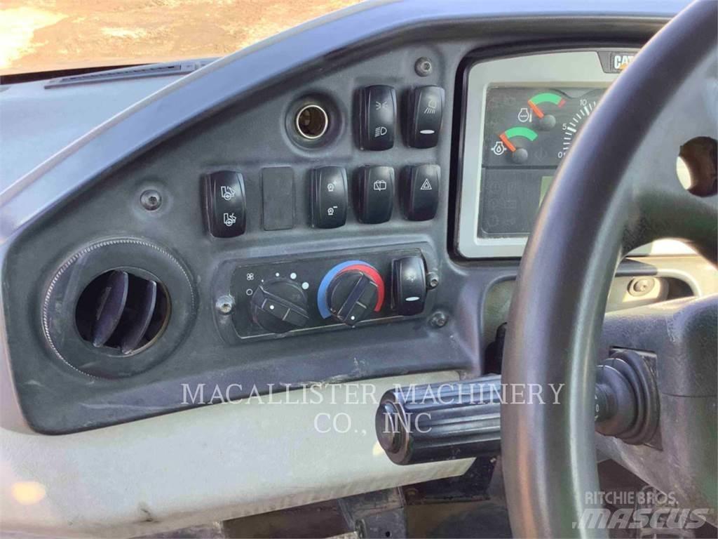 CAT 735C Transportoare articulate