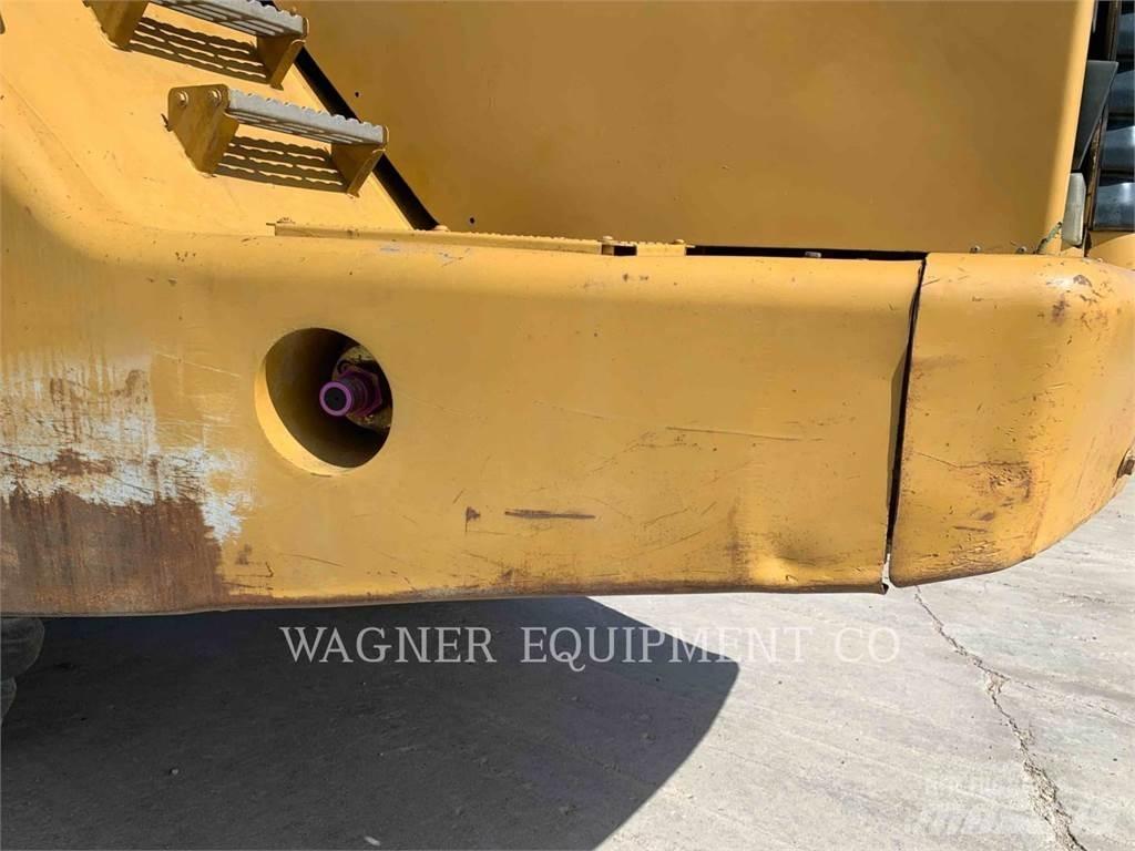 CAT 740 Transportoare articulate