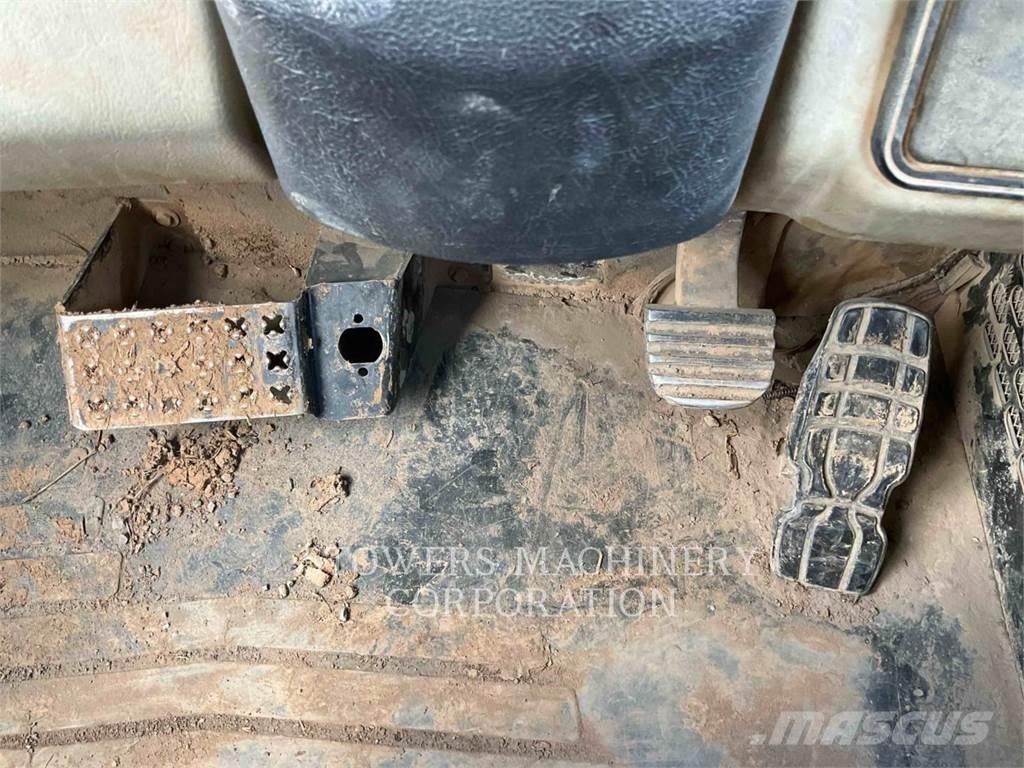 CAT 740B Transportoare articulate