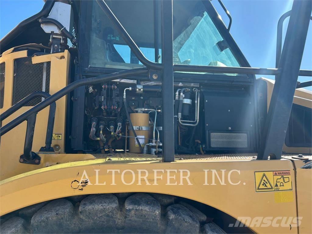 CAT 740B Transportoare articulate