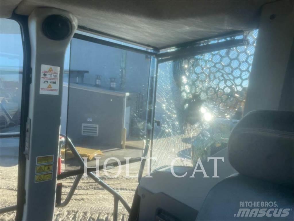 CAT 745 Transportoare articulate