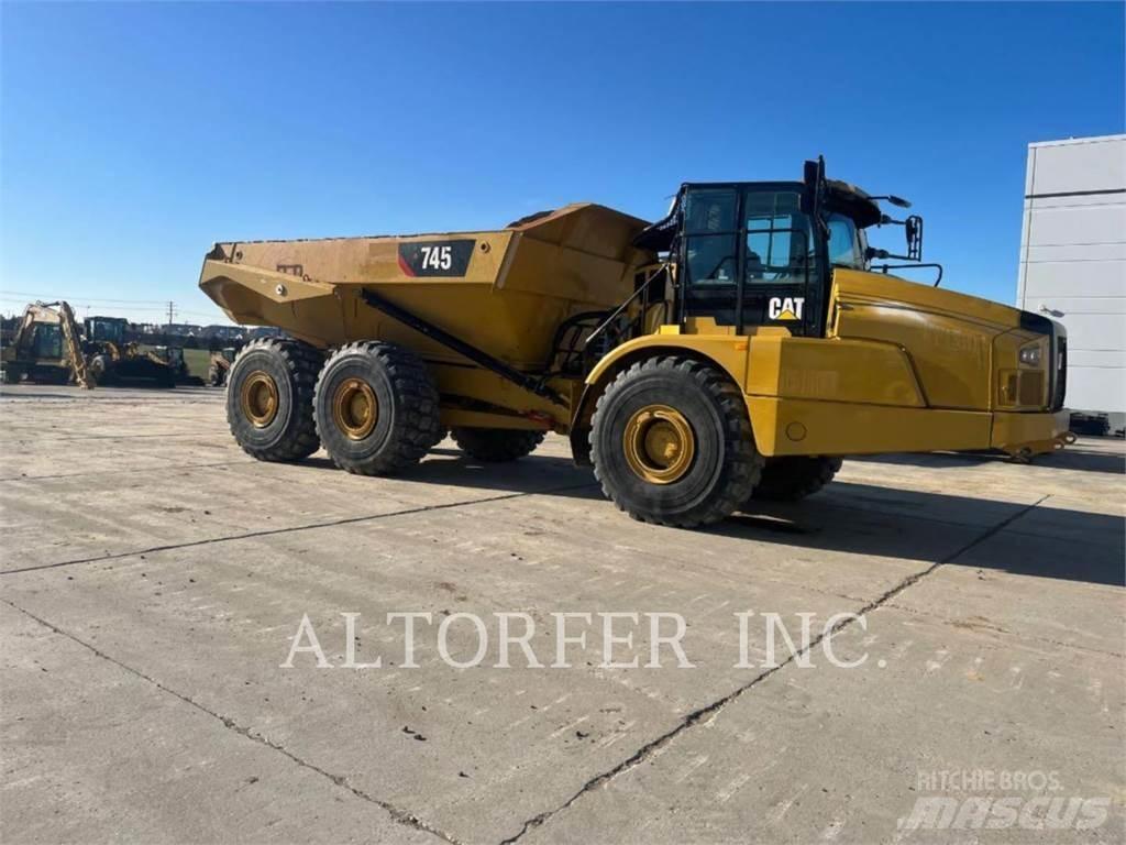 CAT 745 Transportoare articulate
