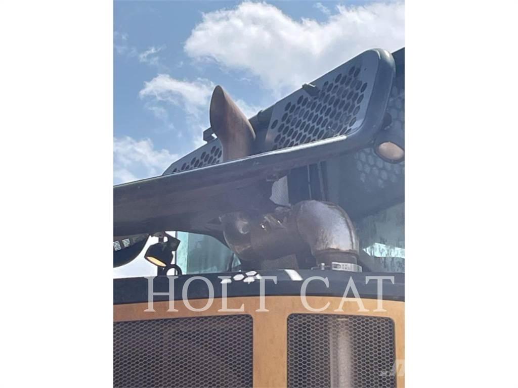 CAT 745 Transportoare articulate