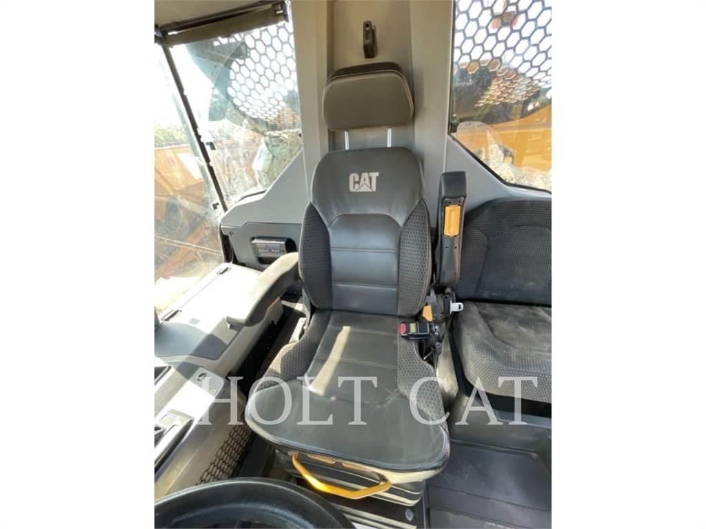 CAT 745 Transportoare articulate