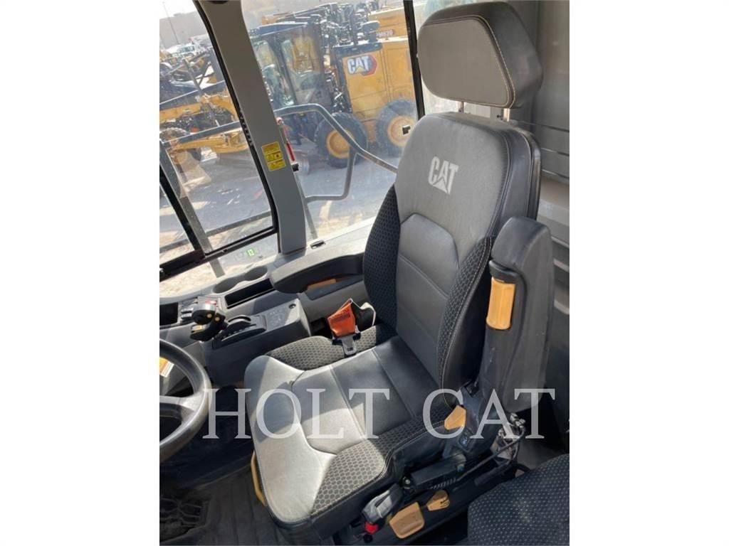 CAT 745 Transportoare articulate