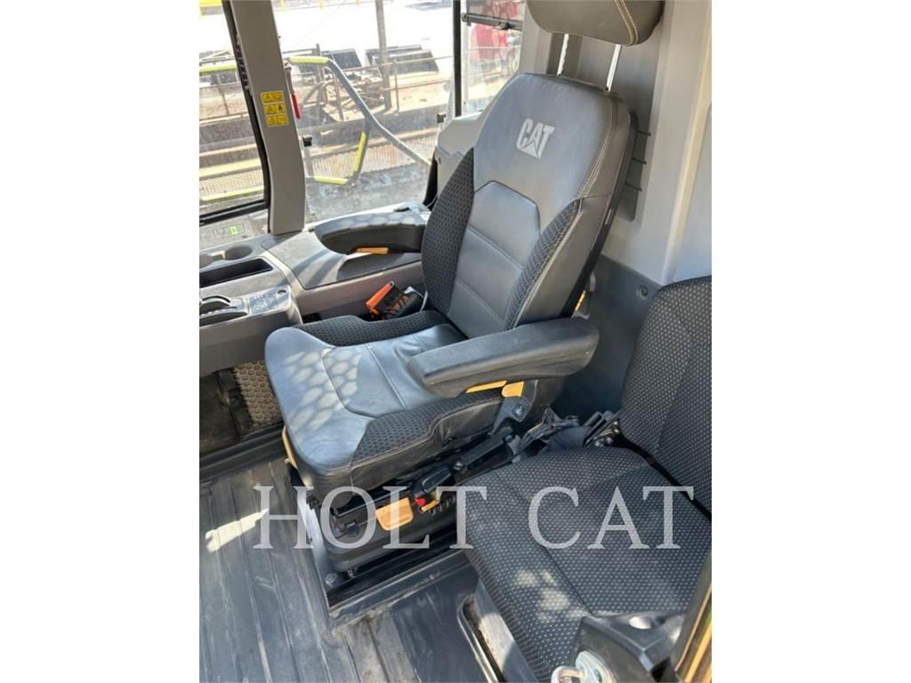 CAT 745 Transportoare articulate