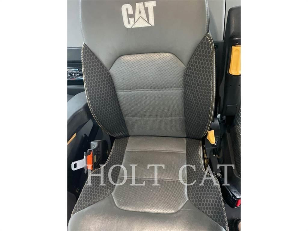 CAT 745 Transportoare articulate