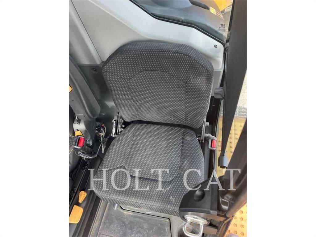 CAT 745 Transportoare articulate