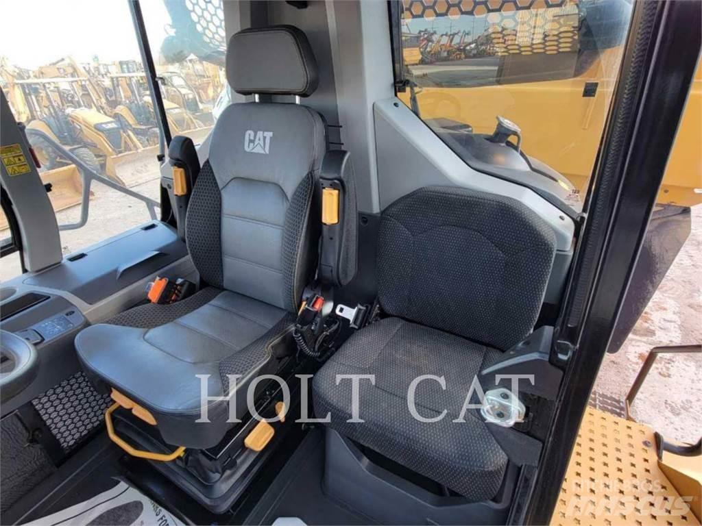 CAT 745 Transportoare articulate