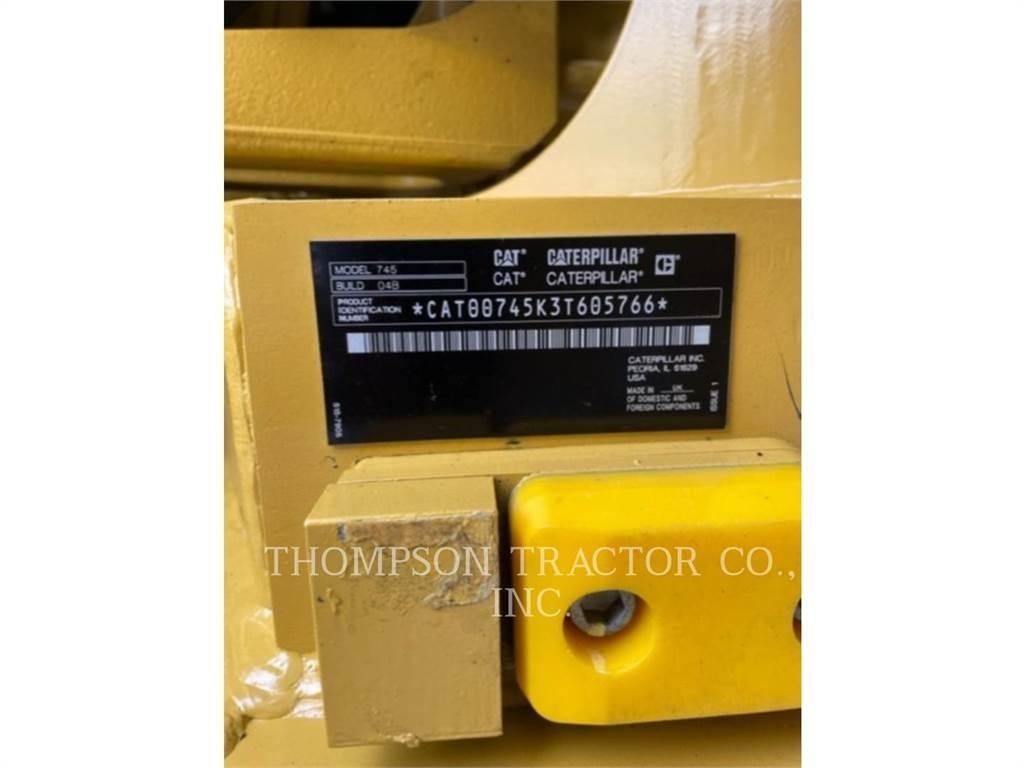 CAT 745 Transportoare articulate