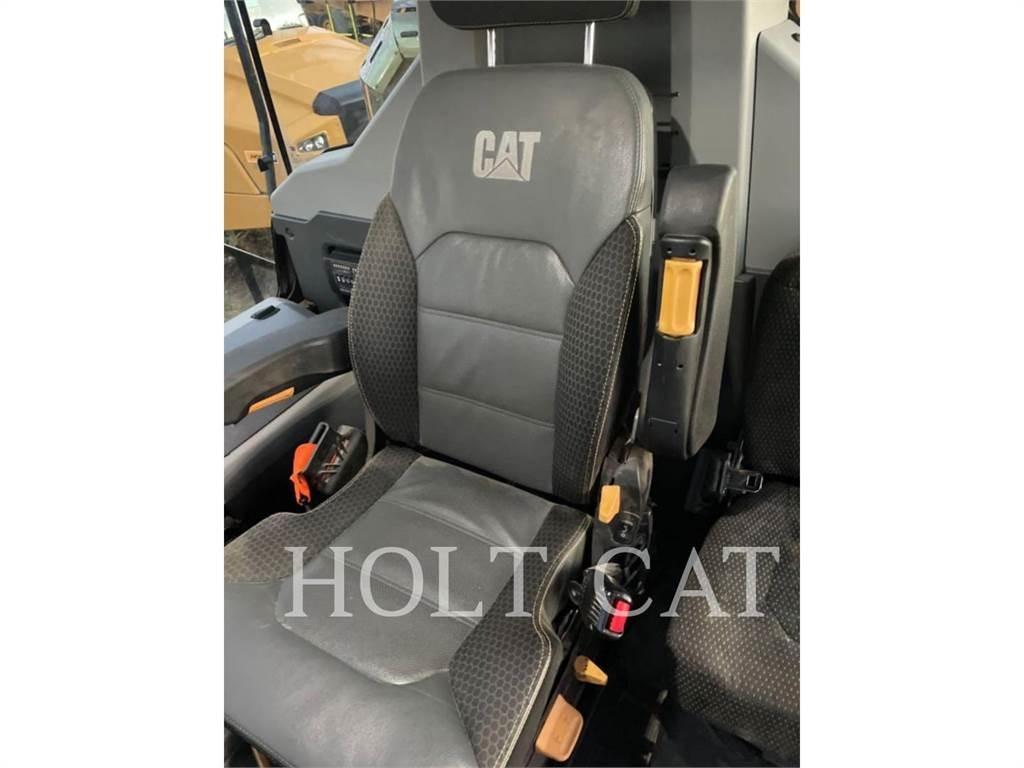 CAT 745 Transportoare articulate