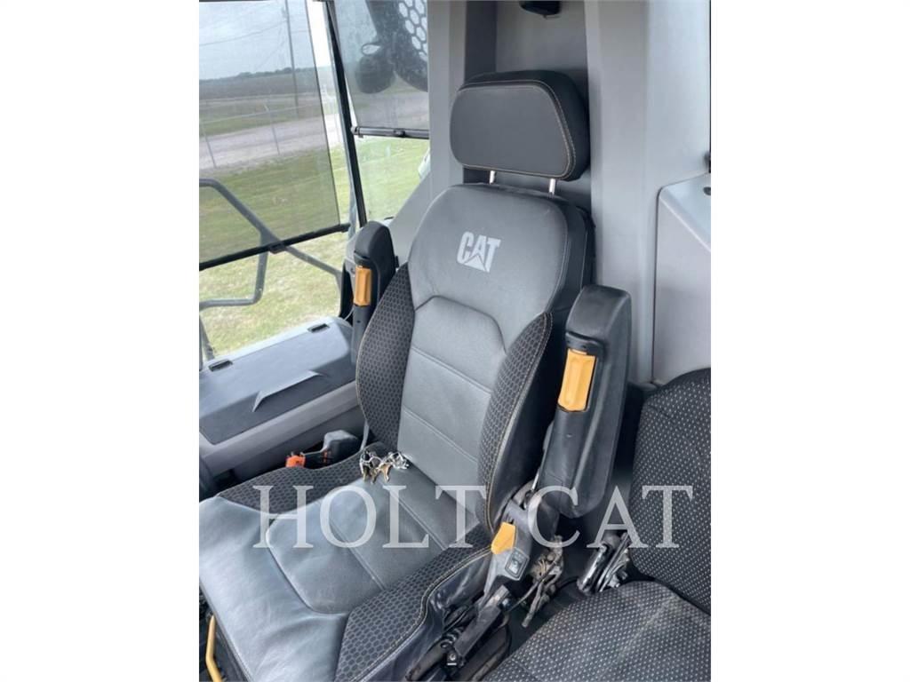 CAT 745 Transportoare articulate