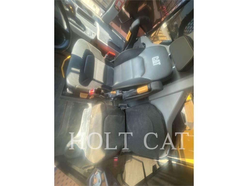 CAT 745 Transportoare articulate