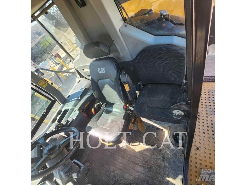CAT 745 Transportoare articulate