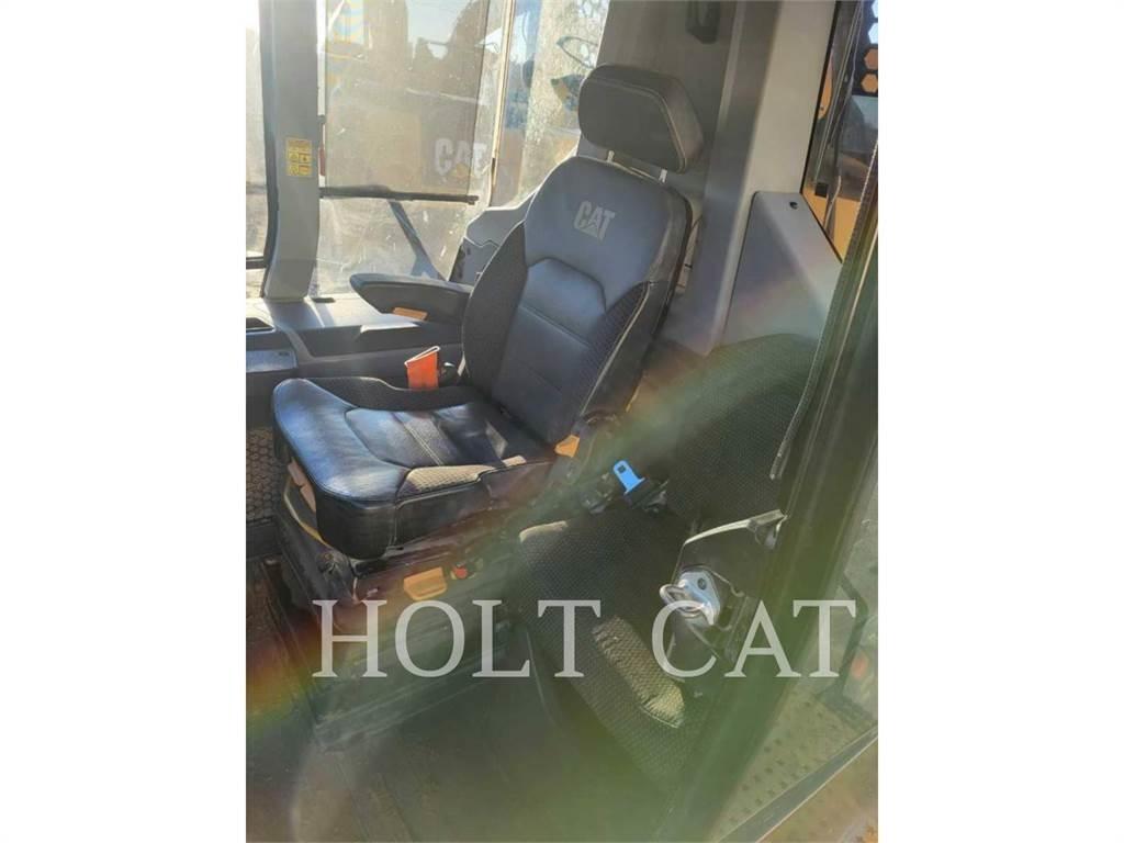 CAT 745 Transportoare articulate