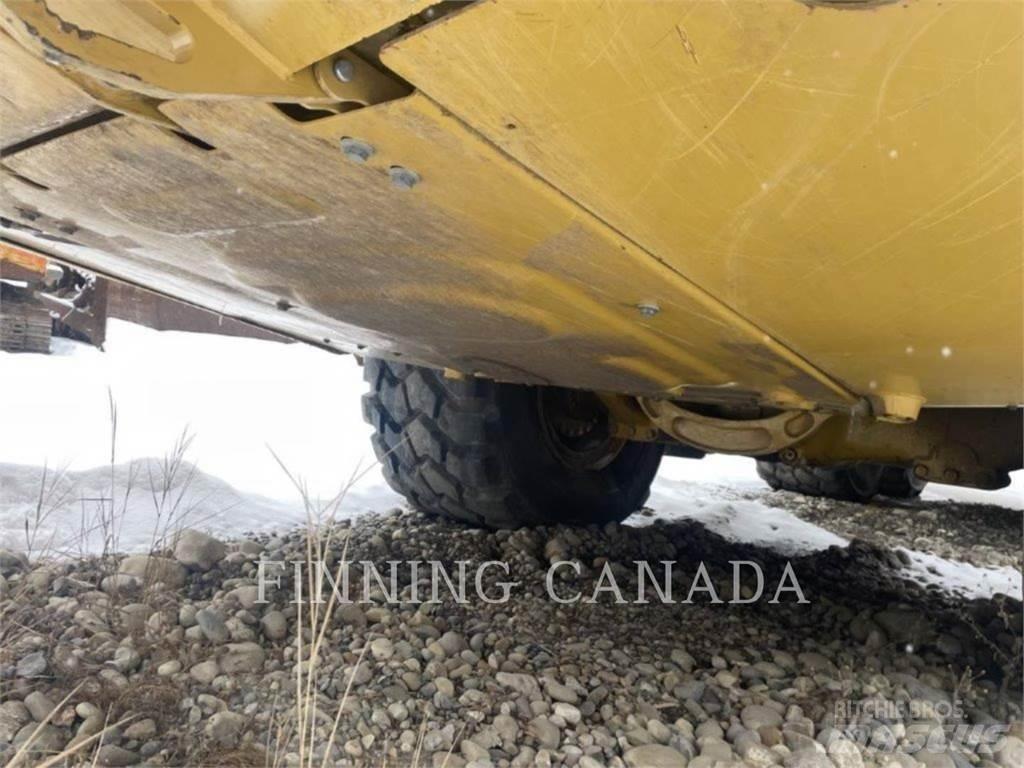 CAT 745 Transportoare articulate