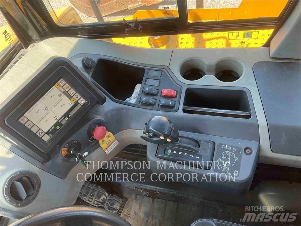 CAT 745 Transportoare articulate