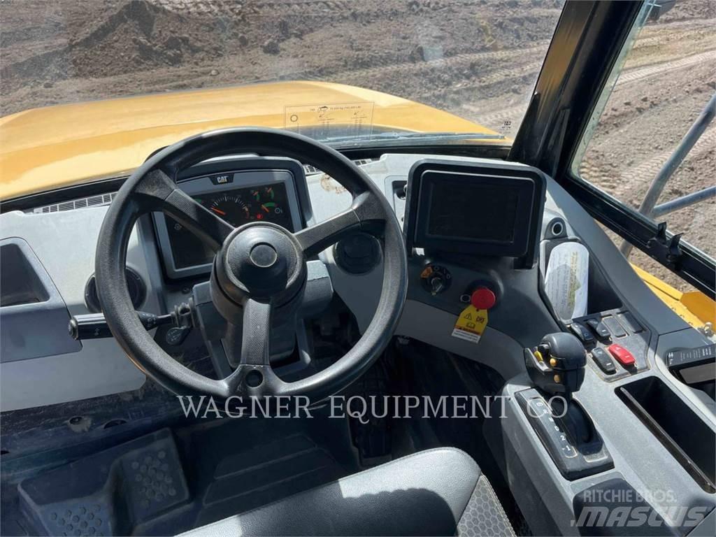 CAT 745 Transportoare articulate