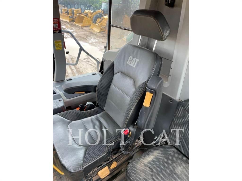 CAT 745 Transportoare articulate