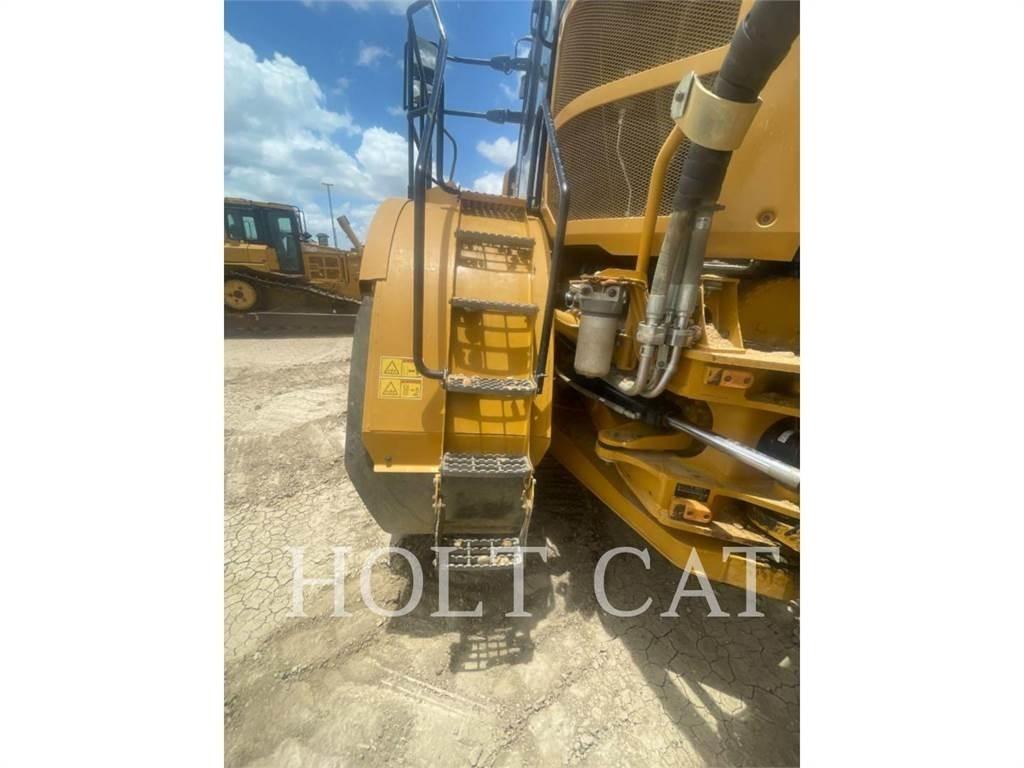 CAT 745 Transportoare articulate
