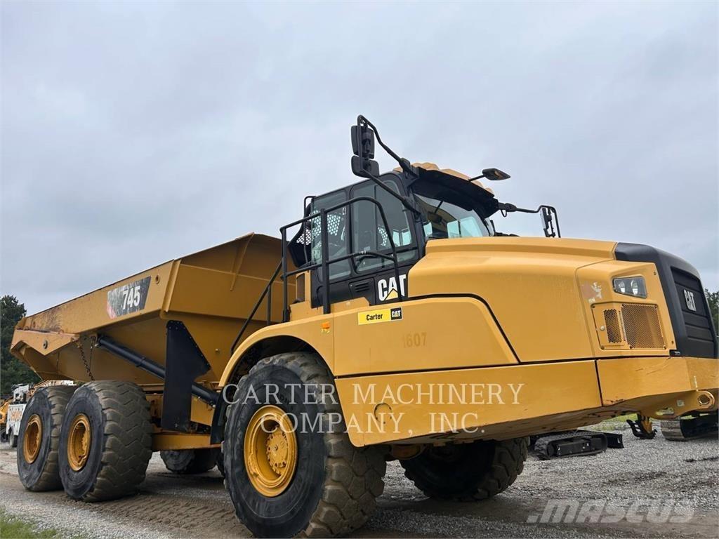 CAT 745 Transportoare articulate