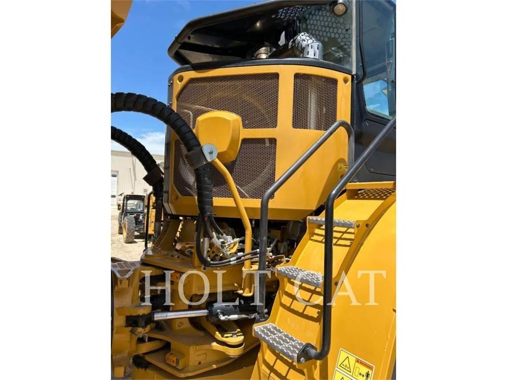 CAT 745 Transportoare articulate