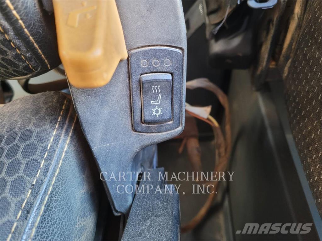 CAT 745 Transportoare articulate