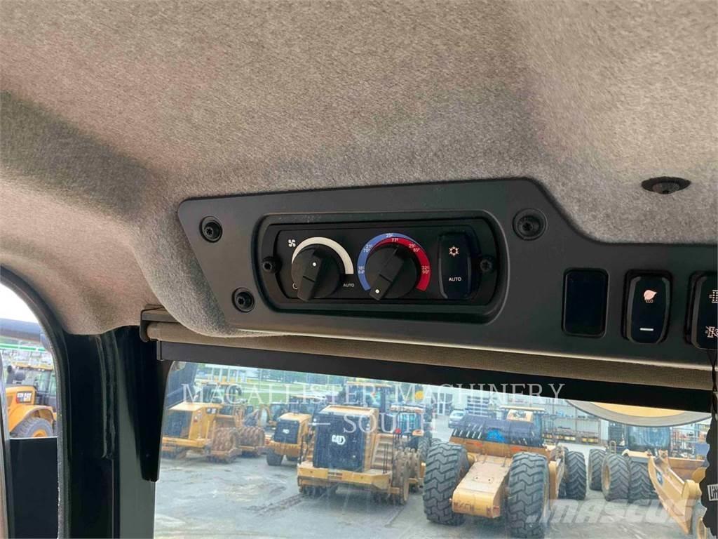 CAT 745 Transportoare articulate