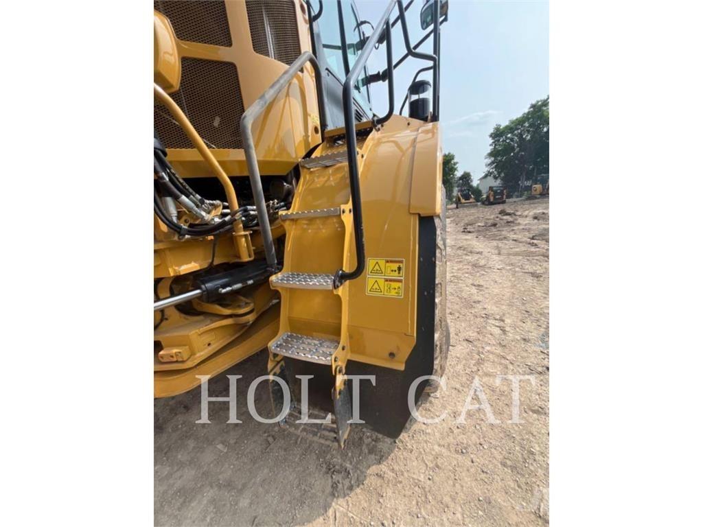 CAT 745 Transportoare articulate