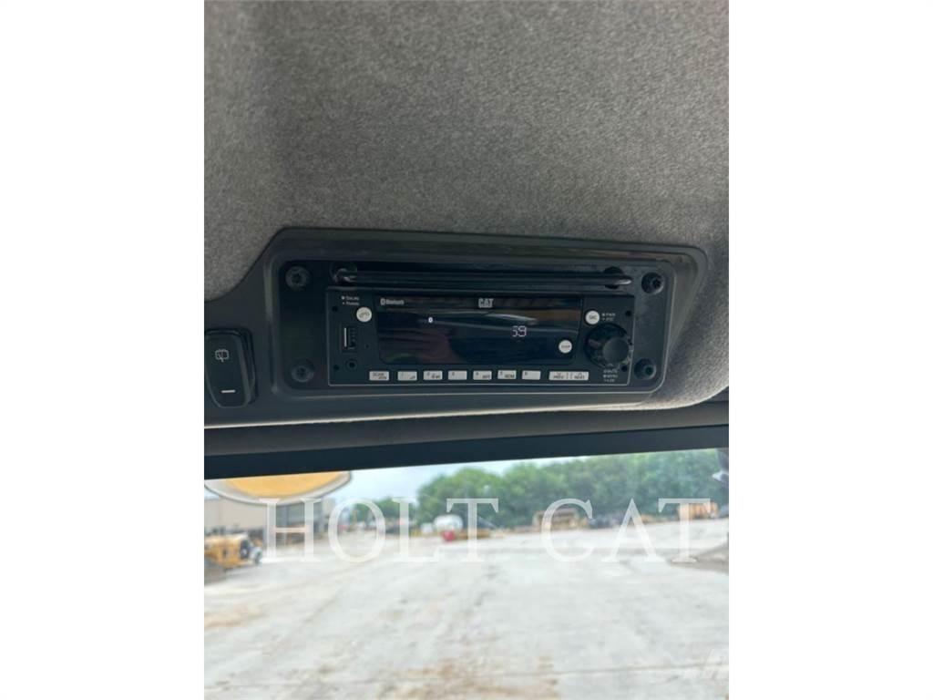 CAT 745 Transportoare articulate