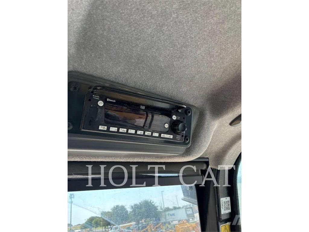 CAT 745 Transportoare articulate