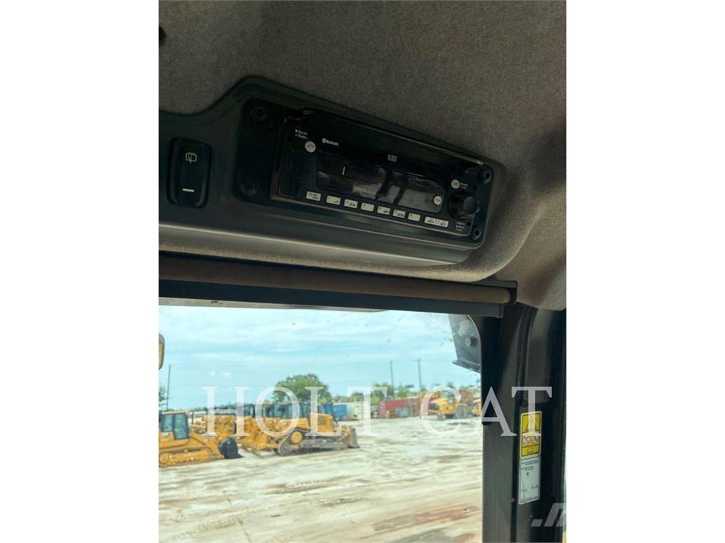 CAT 745 Transportoare articulate