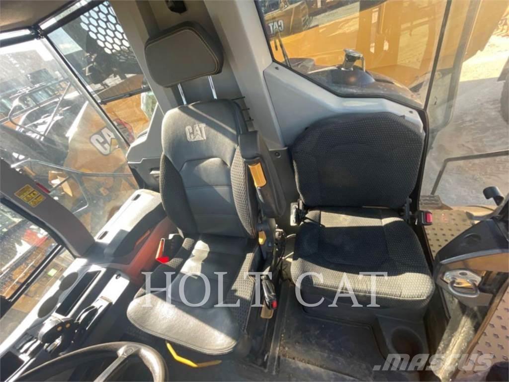 CAT 745 Transportoare articulate