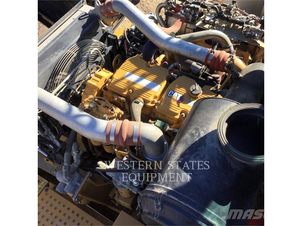 CAT 745 Transportoare articulate