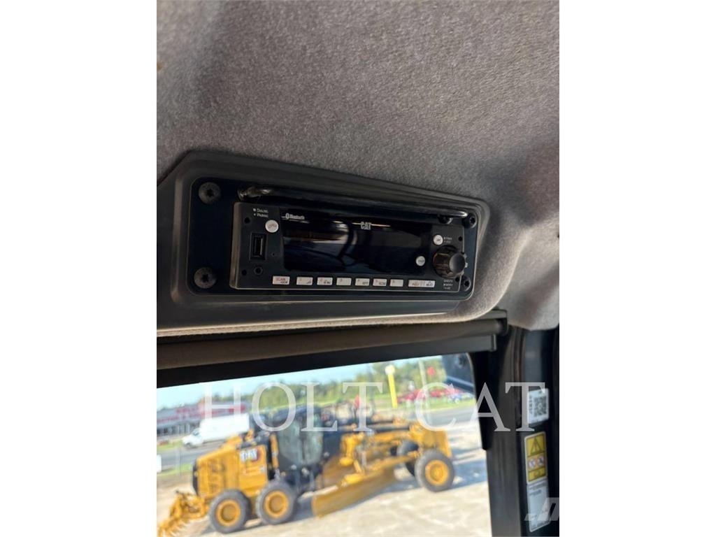 CAT 745 Transportoare articulate