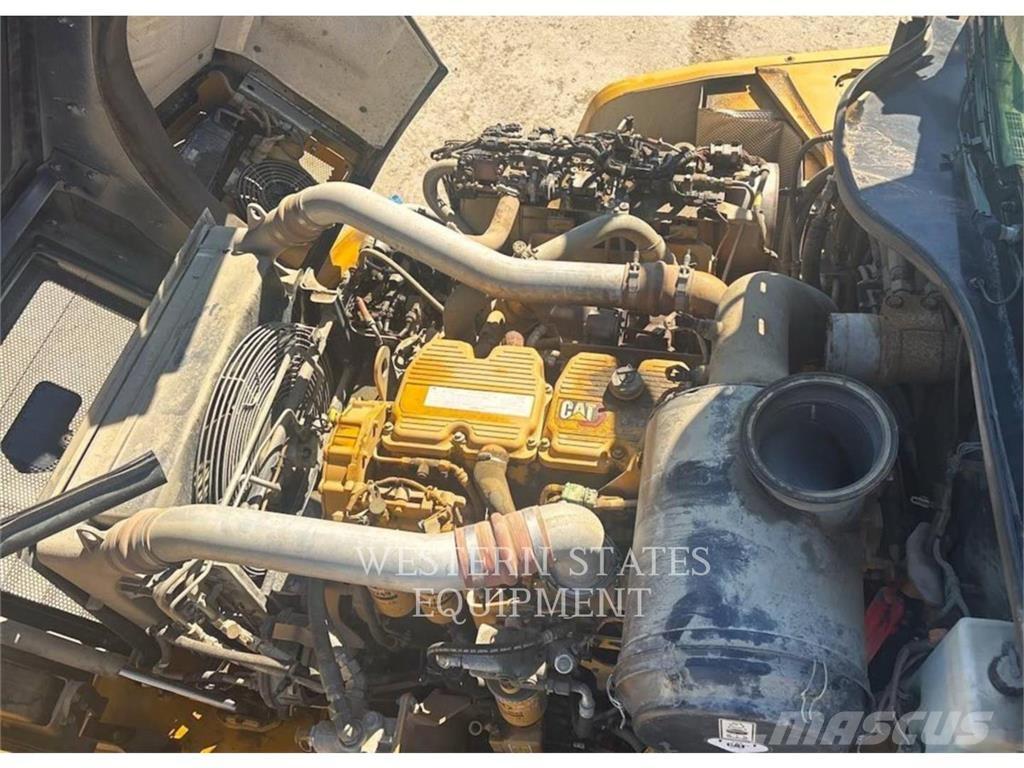 CAT 745 Transportoare articulate