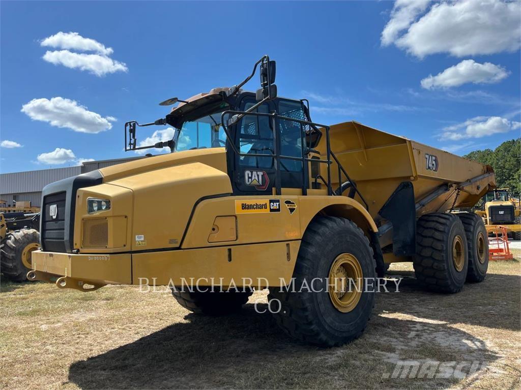 CAT 745 Transportoare articulate