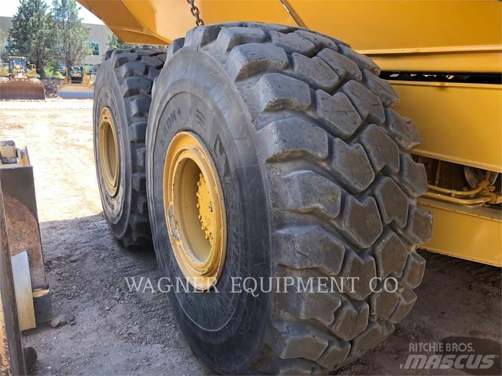 CAT 745 Transportoare articulate