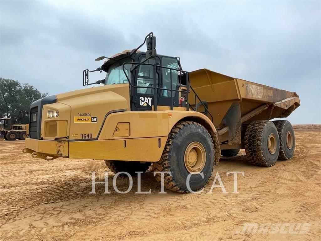 CAT 745-04 Transportoare articulate