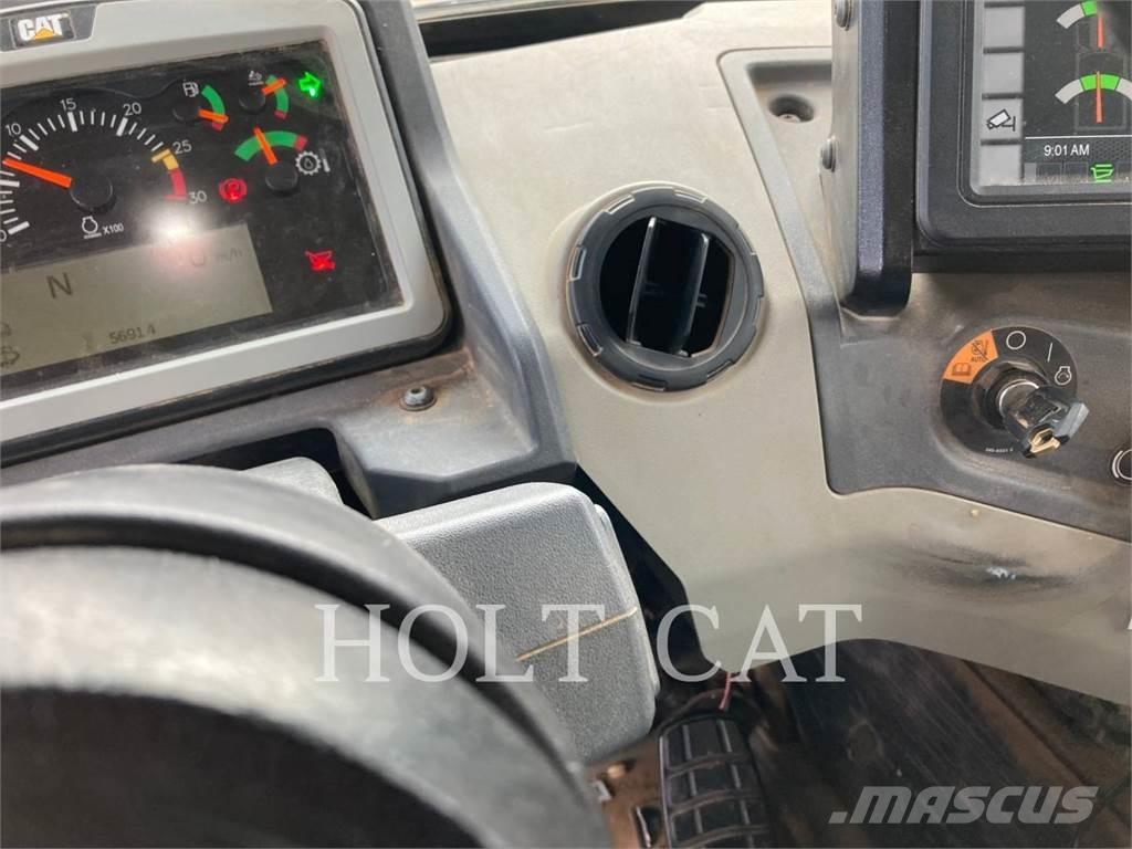 CAT 745-04 Transportoare articulate