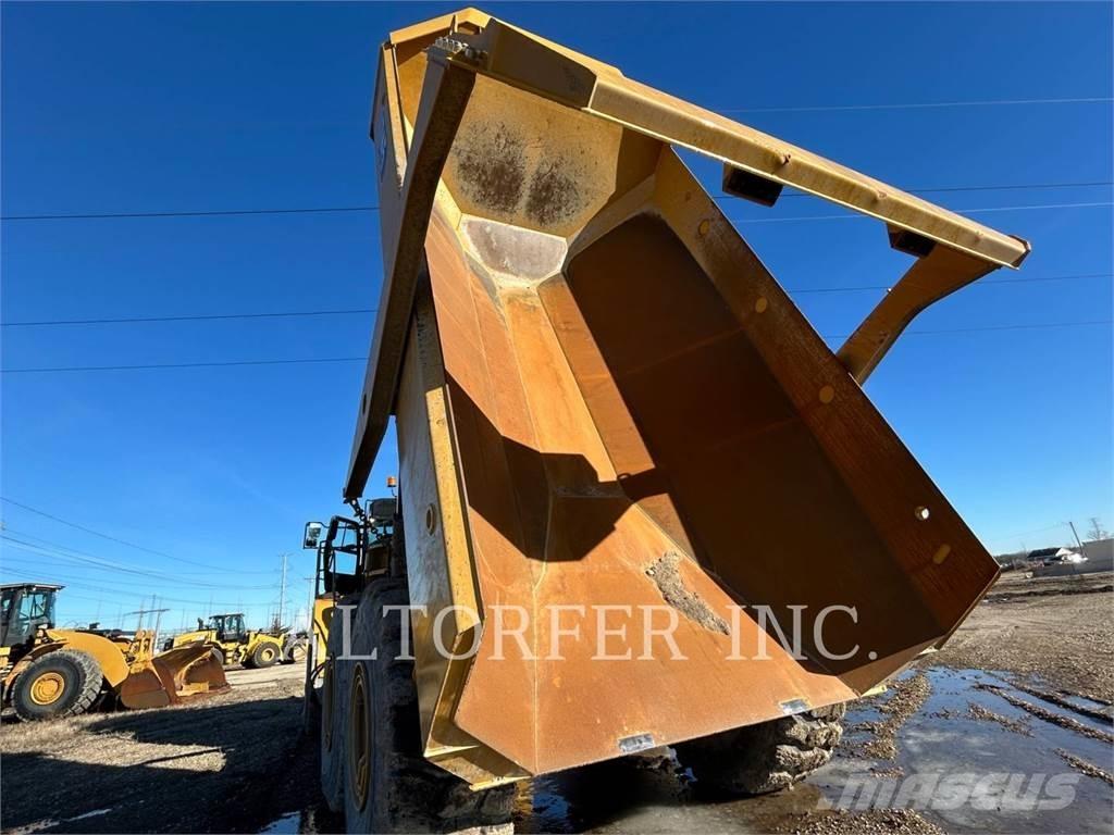 CAT 745-04 Transportoare articulate