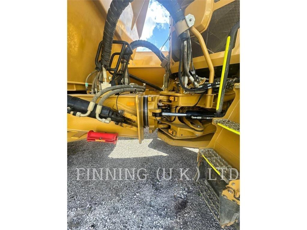 CAT 745-04 Transportoare articulate