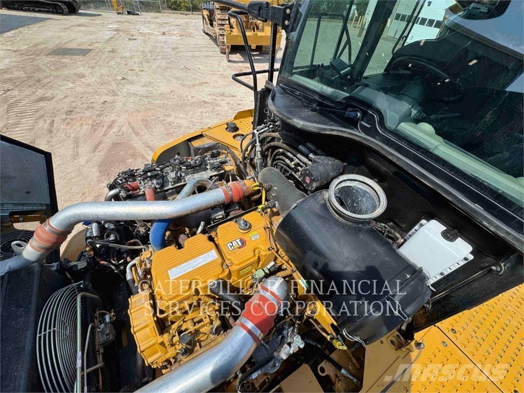 CAT 745-04 Transportoare articulate