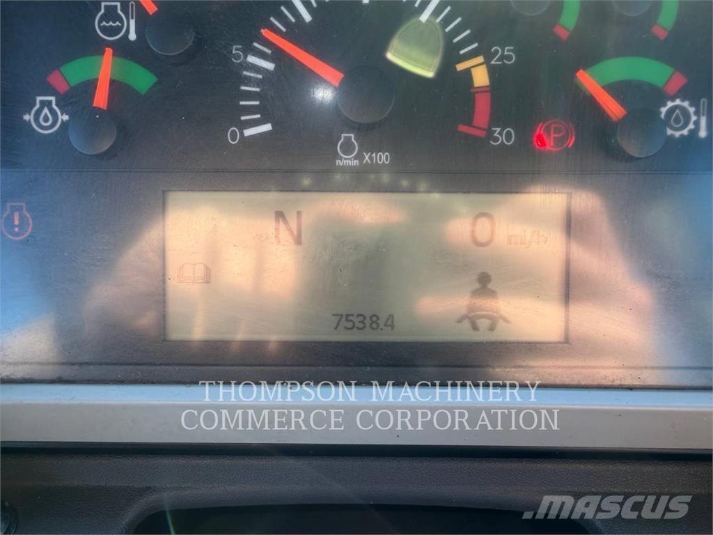 CAT 745-04 Transportoare articulate