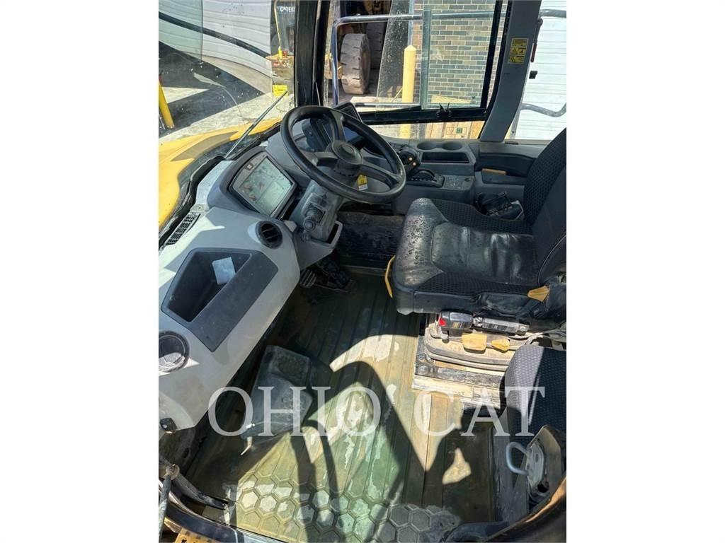 CAT 745-04A Transportoare articulate