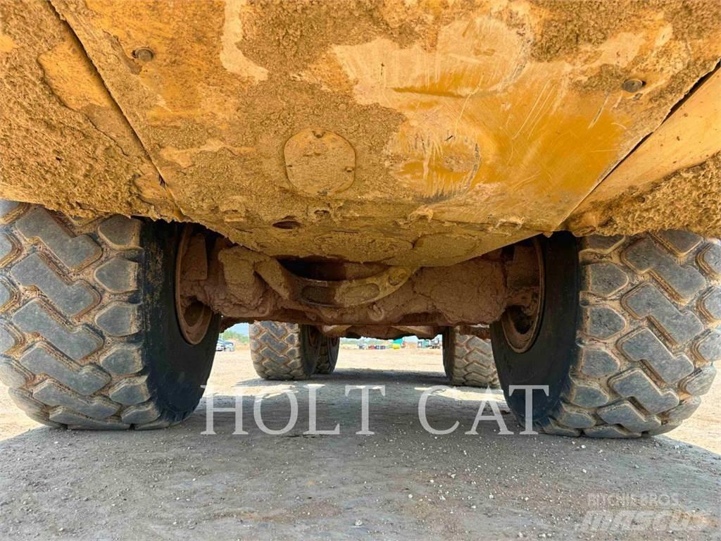 CAT 74504 Transportoare articulate