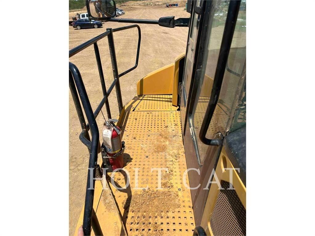 CAT 74504 Transportoare articulate